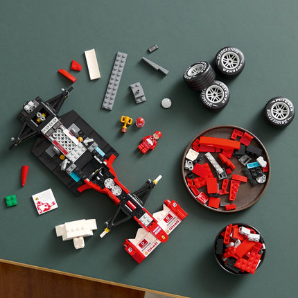 Lego Icons 11375 The Ferrari F2004 and Michael Schumacher