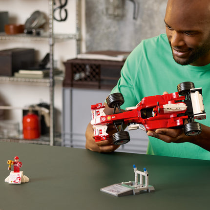 Lego Icons 11375 The Ferrari F2004 and Michael Schumacher