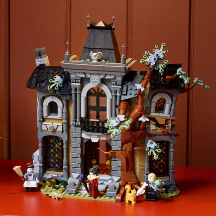 Lego Icons 11383 Le manoir de la mairesse