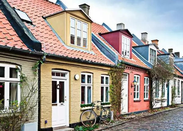 Ravensburger Scandinavian Places - Houses in Aarhus Denmark 1000p