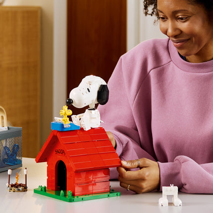 LEGO® Ideas Peanuts: Snoopy's Doghouse, Set 21368