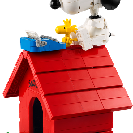 LEGO® Ideas Peanuts: Snoopy's Doghouse, Set 21368