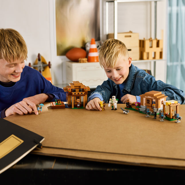 LEGO® Minecraft® L’attaque du village de l’évocateur, Ensemble de jouet 21596
