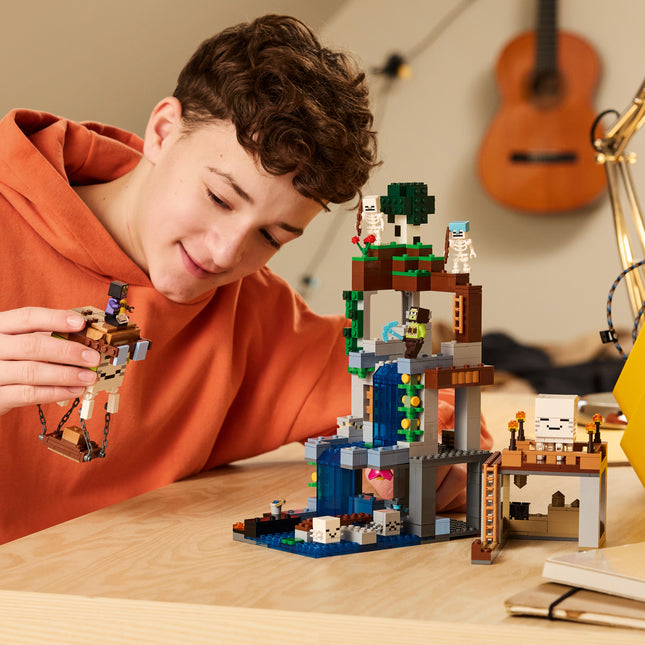 LEGO® Minecraft La station des Ghasts, Jeu de rôle inspiré du jeu vidéo 21597