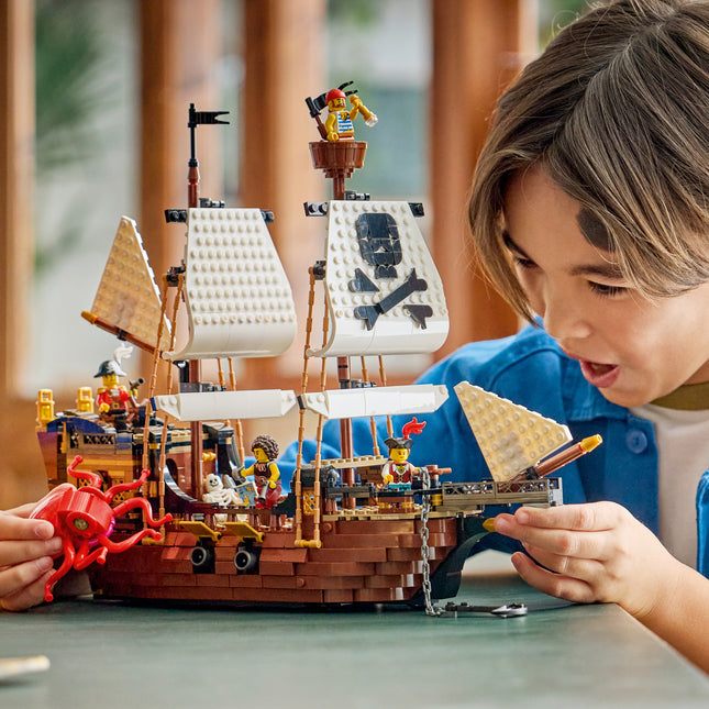 LEGO® Creator 3 en 1 Le Bateau Pirate Emblématique 31387