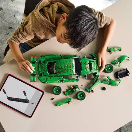 Lego Technic 42224 Porsche 911 GT3 R REXY AO Racing Car