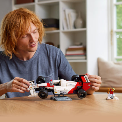 Lego Icons 10330 McLaren MP4/4 et Ayrton Senna