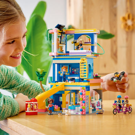 Lego Friends 42689 Heartlake City Friendship Pavilion