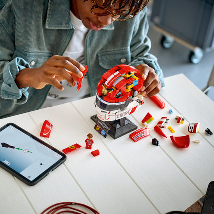 Lego Editions Formula 1 43014 Charles Leclerc's Scuderia Ferrari HP Helmet