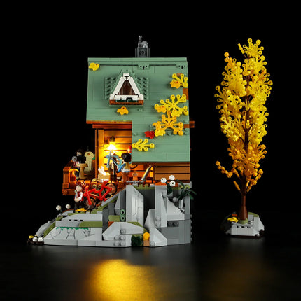 Lumibricks Mountain Cabin 2255PCS