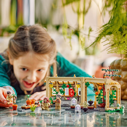 Lego Harry Potter 76445 Hogwarts Castle: Herbology Class