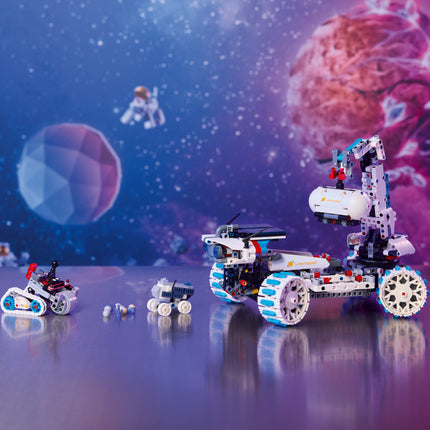 Lego Technic 42211 Lunar Outpost™ Lunar Exploration Rover