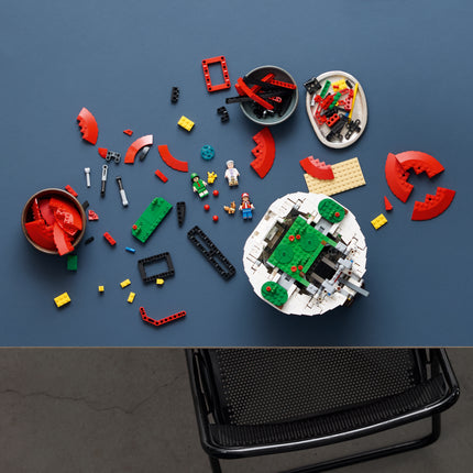 LEGO® Pokémon™ Poké Ball – Iconic Trainer Moments 72154