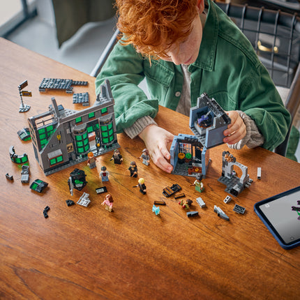 LEGO® Harry Potter™ Diagon Alley Weasleys' Wizard Wheezes 76471