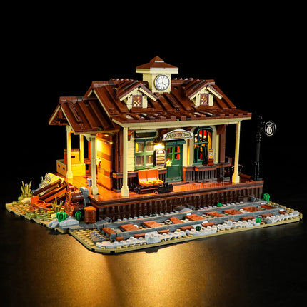 Lumibricks West Train Station 1974PCS