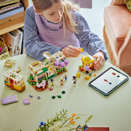 Lego Friends 42671 The Herbal Café and the Florist